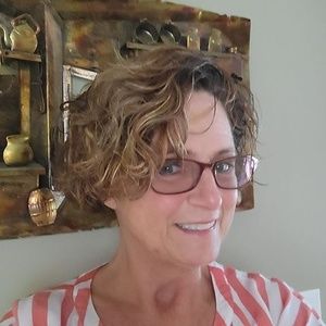 Meet your Posher, Pamela